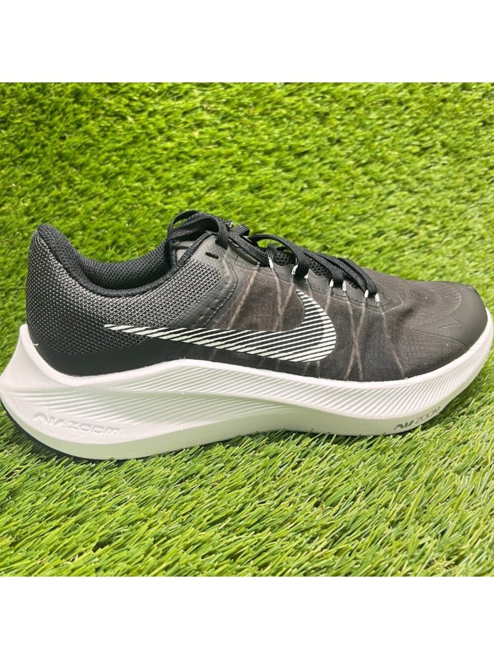 Nike Air Zoom Winflo 8 Womens Size 8 Black White Athletic Running Shoes Sneakers